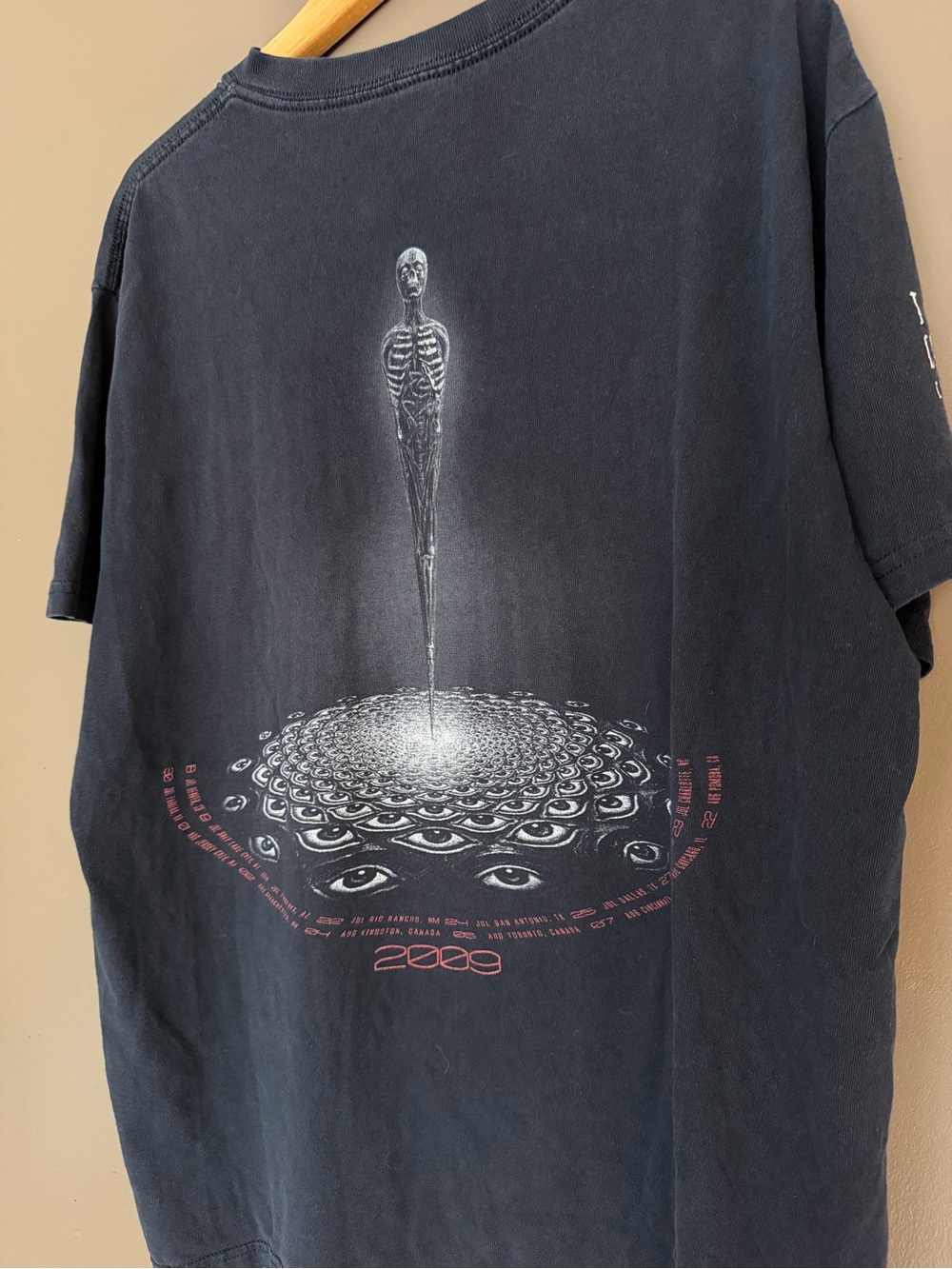 TOOL 2009 Band T-Shirt, Concert Tee Size Large - Picture 2 of 5